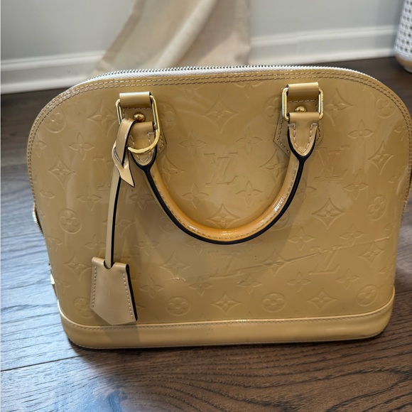 100% Authentic Louis Vuitton Alma - Picture 2 of 3